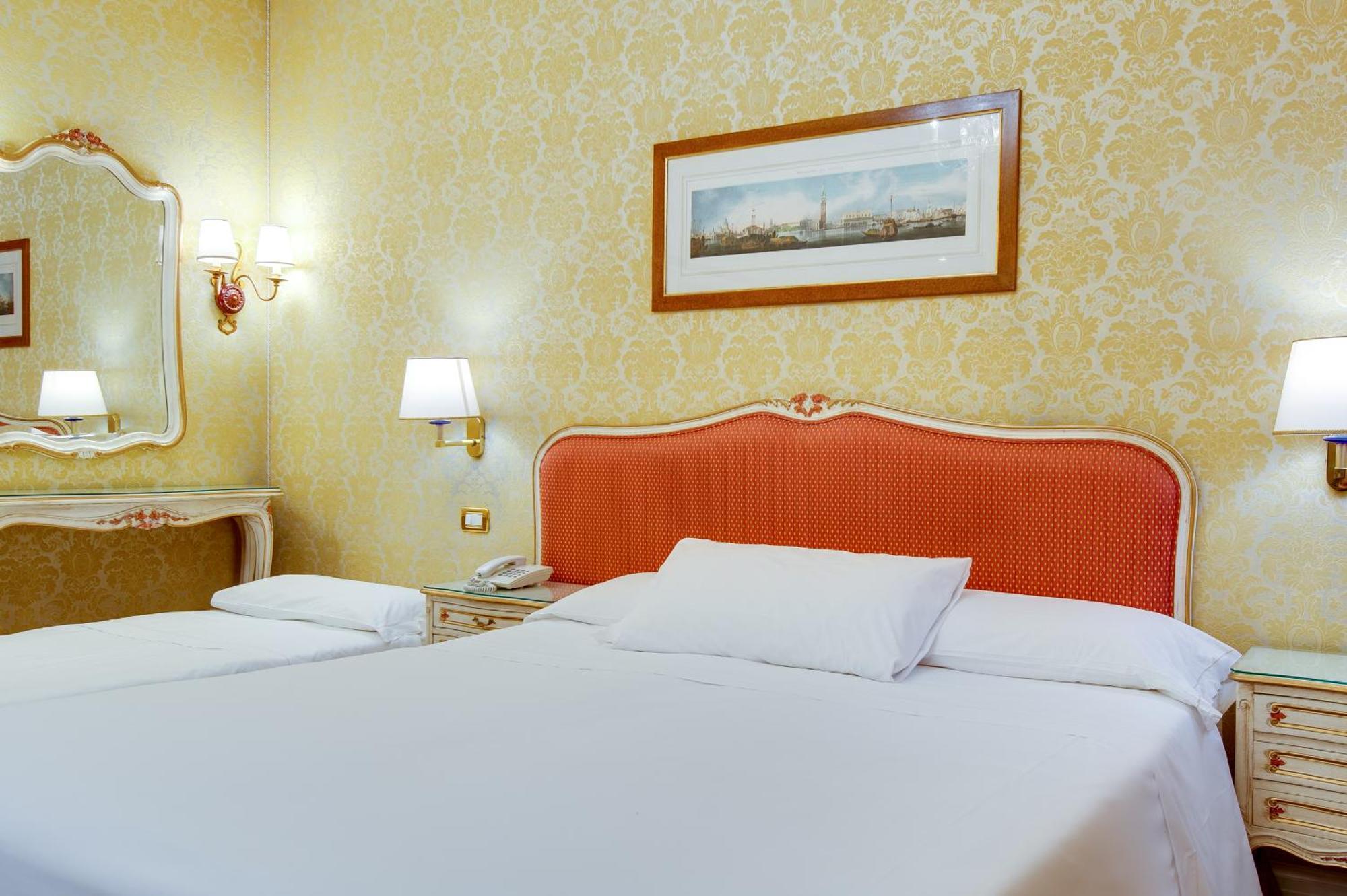 Hotel Antiche Figure Venice Exterior photo