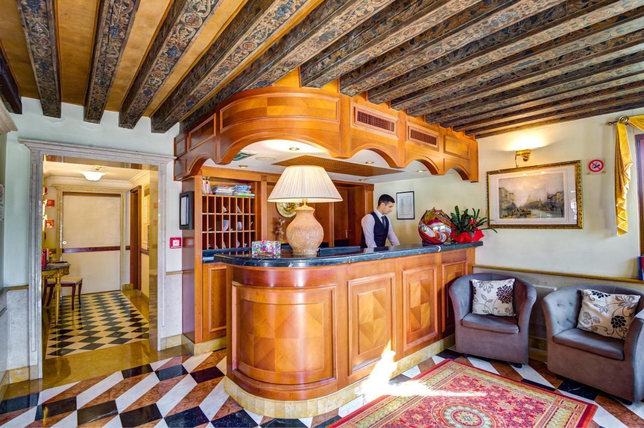 Hotel Antiche Figure Venice Exterior photo